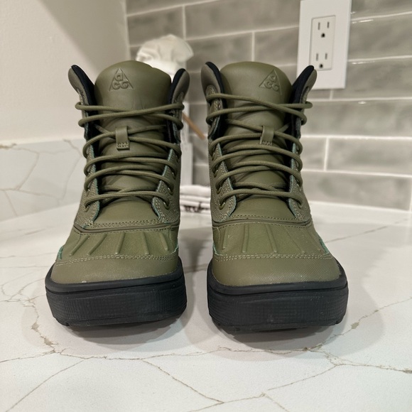 Nike Woodside 2. Duckboots. Youth Size 6. Color Green And Black. - Picture 4 of 10